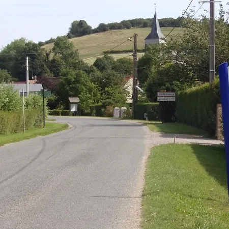 De La Souche Avec Jacuzzi Сasa de vacaciones *
