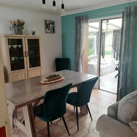 De La Souche Avec Jacuzzi Сasa de vacaciones