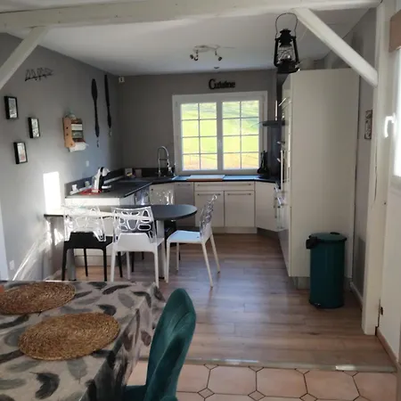 Сasa de vacaciones De La Souche Avec Jacuzzi