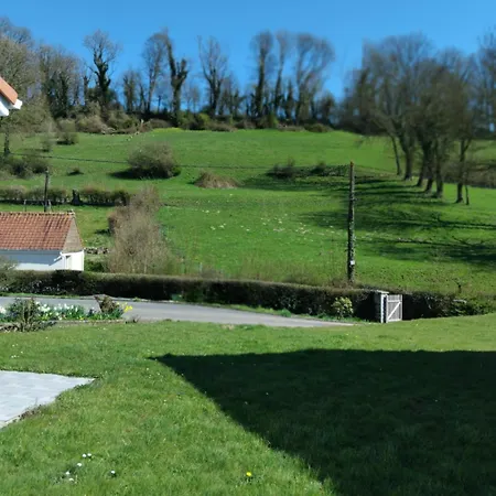 De La Souche Avec Jacuzzi Сasa de vacaciones *
