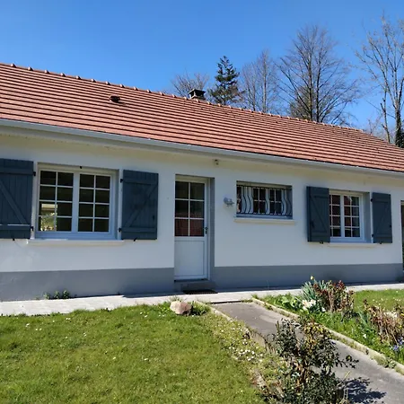 De La Souche Avec Jacuzzi Сasa de vacaciones *